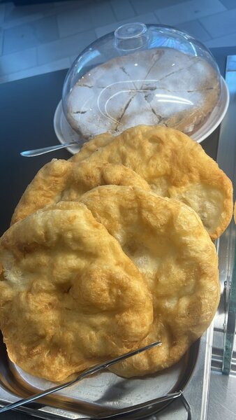 Bucatar mancare gatita romaneasca,