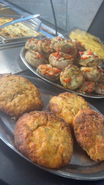 Bucatar mancare gatita romaneasca,